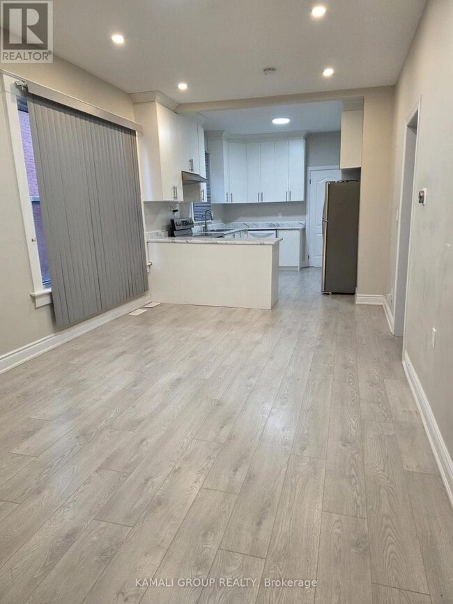 Photo du bâtiment - MAIN - 4554 THIRD AVENUE