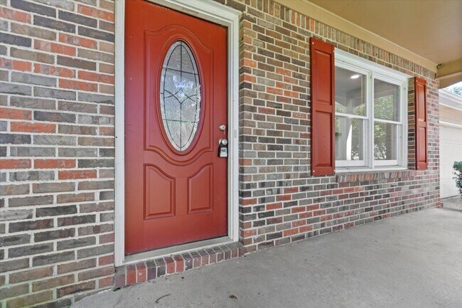 Building Photo - 233 Pine Ridge Rd