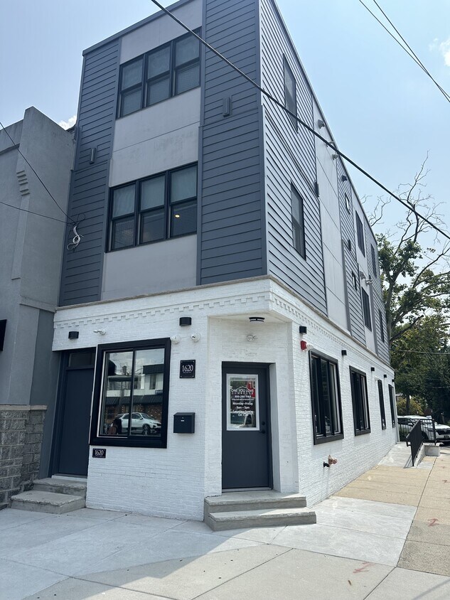 Primary Photo - 1620 Oregon Ave