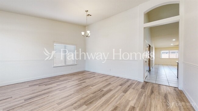 Foto del edificio - 43290 W Griffis Dr
