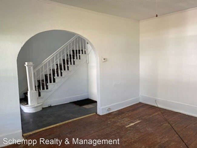 Building Photo - 3 br, 1.5 bath House - 643 S 39th Street