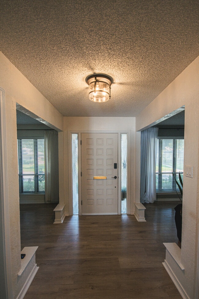 Building Photo - 2334 Babalos Ln