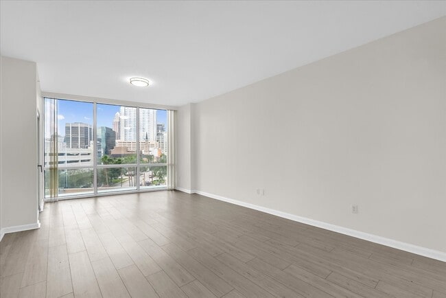 Photo - 322 E Central Blvd Townhome