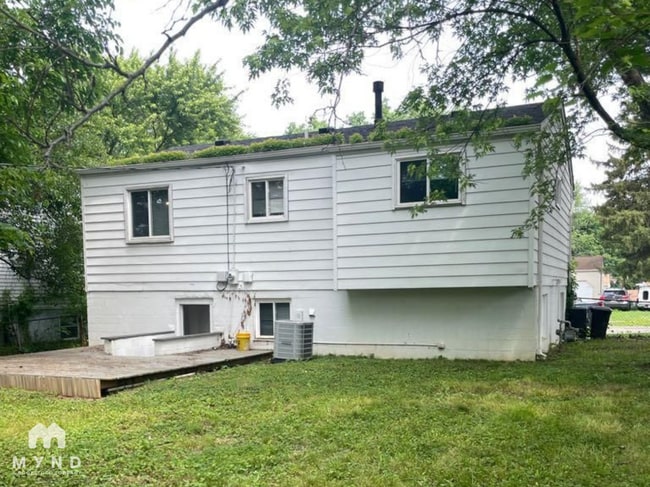 Building Photo - 3173 Latonia Rd