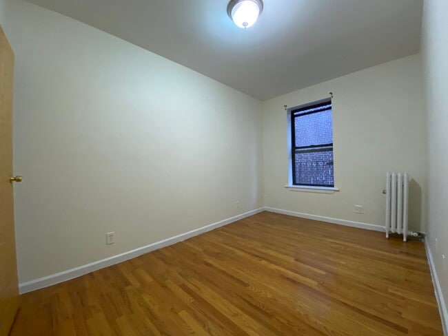 Building Photo - 600 W 187th St