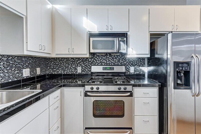 Foto del edificio - 3501 Link Valley Dr.