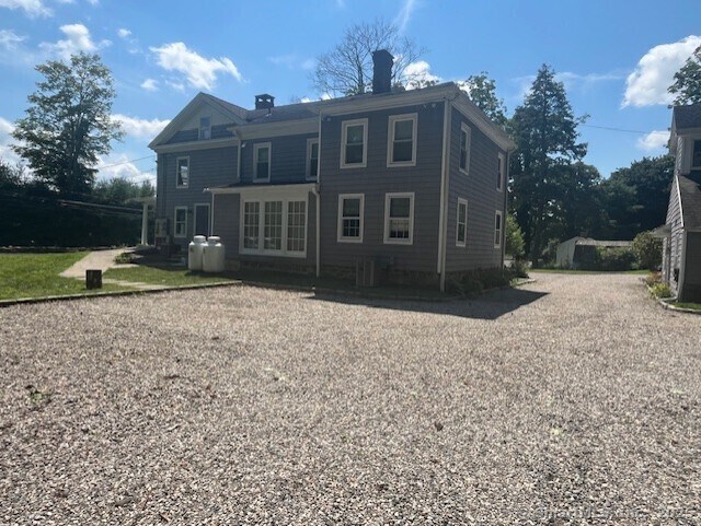 Foto del edificio - 487 Danbury Rd