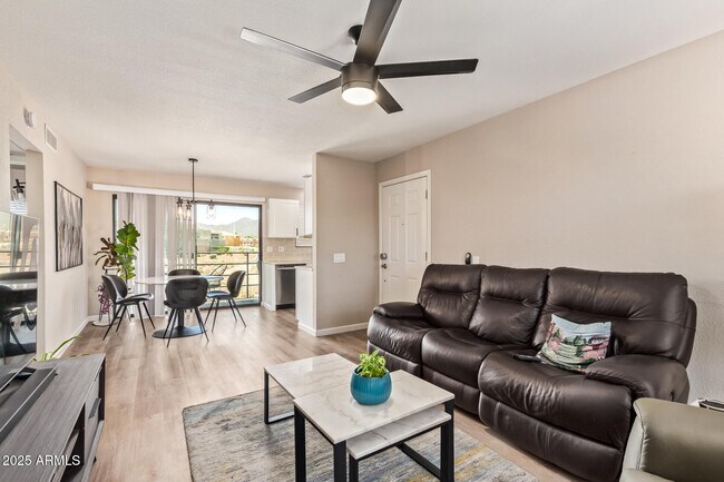 Foto del edificio - 13606 N Hamilton Dr