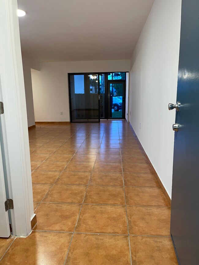 Foto del edificio - 9447 Fontainebleau Blvd