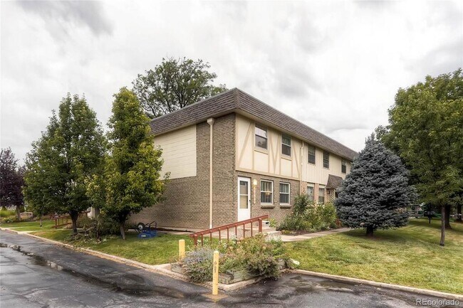 Foto del edificio - 5060 E Hinsdale Pl