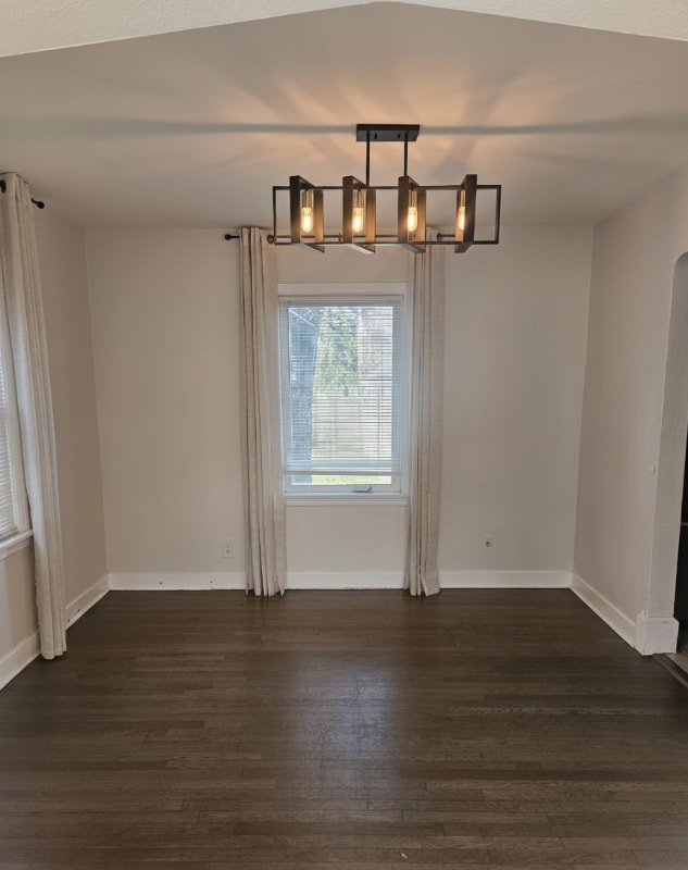 Building Photo - 8140 Meadow Ln