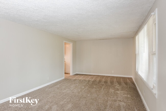 Building Photo - 2019 E Edgewood Ave