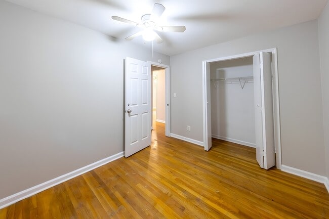 Foto del edificio - 6117 Johnson Rd