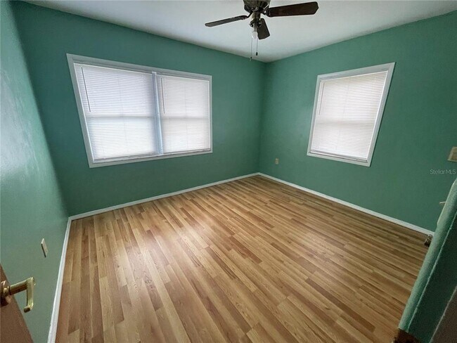 Foto del edificio - 2805 Ave T NW