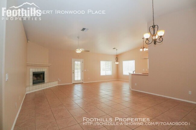 Foto del edificio - 9170  Desert Ironwood Place