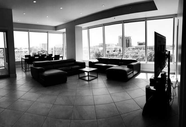 Building Photo - 110 W Fremont St