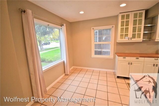 Building Photo - 5 br, 2 bath House - 1340 East Sherman Avenue