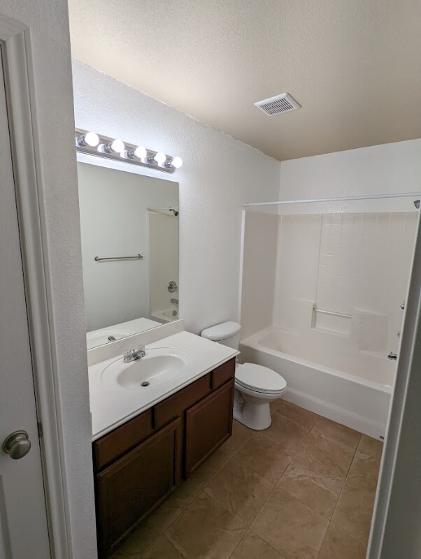 Foto del edificio - 1720 Lakeway Dr