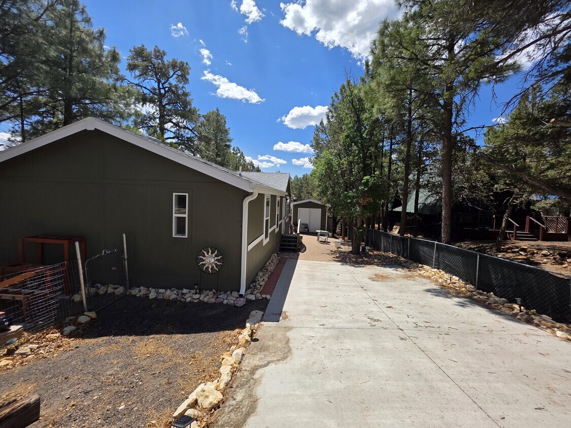 Foto principal - 921 S 11th Ave