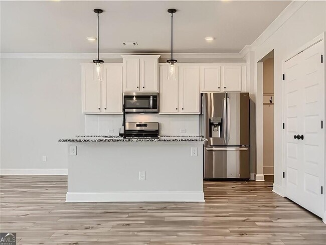 Building Photo - 3041 Westgate Park Dr