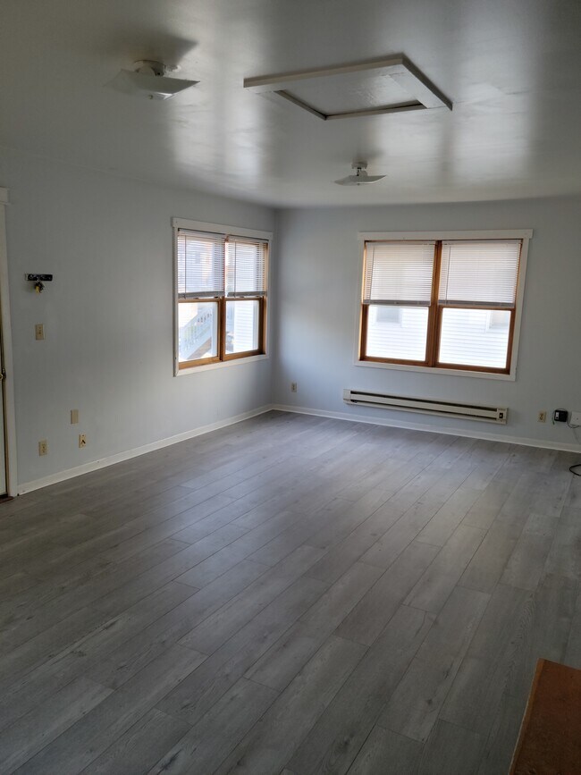 Sala de estar - 2116 Olive St