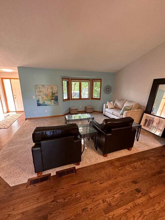 Foto del edificio - 15085 Oakcrest Ct