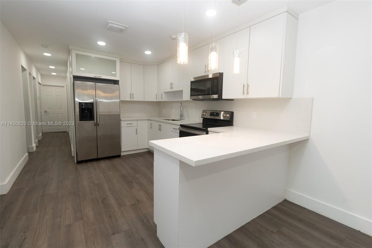 Foto principal - 2921 NW 25th St