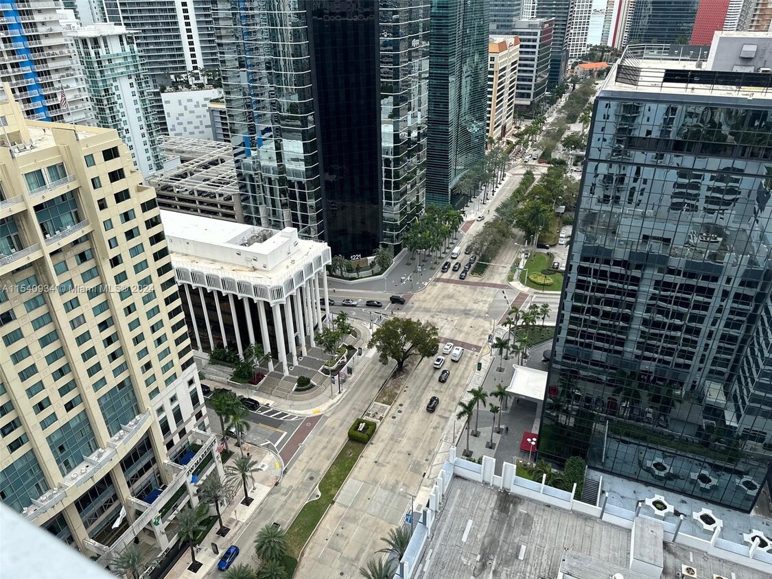 Primary Photo - 1060 Brickell Ave