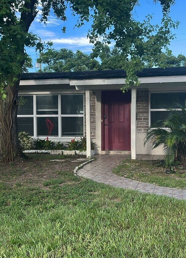 Primary Photo - 2717 S Osceola Ave