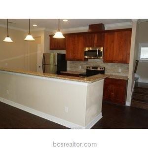 Building Photo - 101 W Brookside Dr