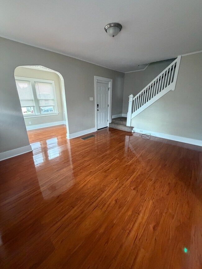 Sala de estar y oficina - 2613 Cleveland St