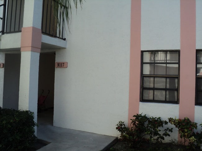 Exterior - 330 Norwood Terrace