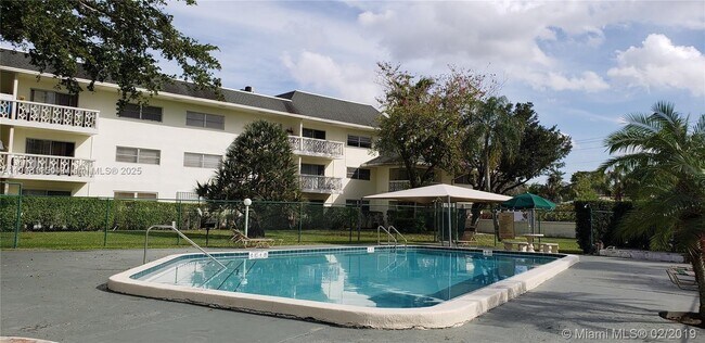 Foto del edificio - 4200 NW 3rd Ct
