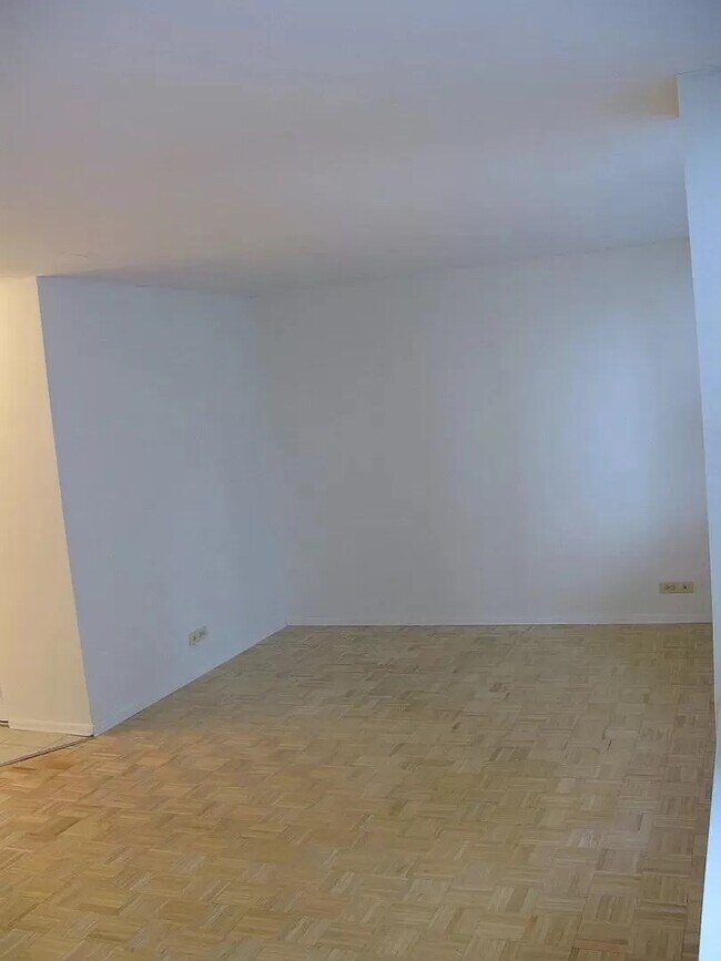Building Photo - 4250 N Marine Dr