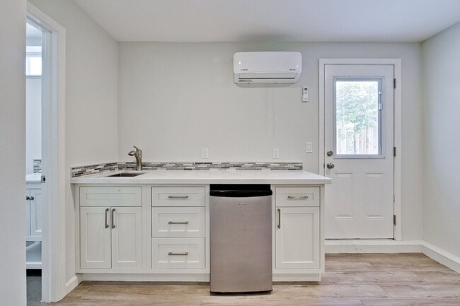 Foto del edificio - Amazing Studio Unit of a Triplex in Sunnyvale