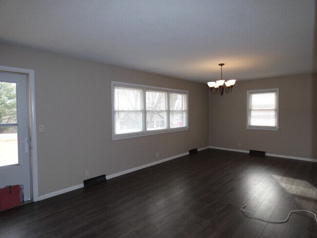 Foto del edificio - 6504 NW Blair Rd