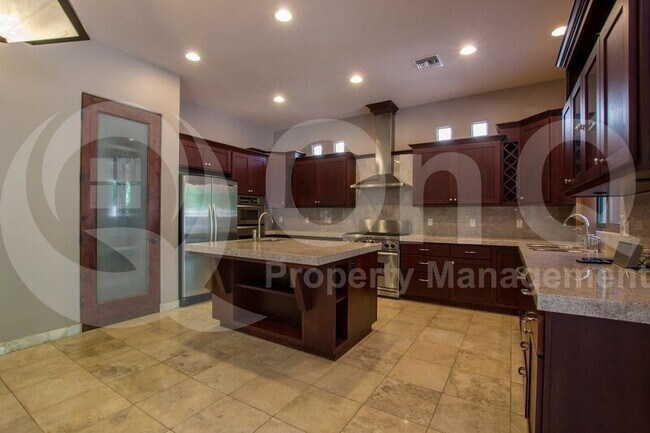 Building Photo - 1326 E Catamaran Dr