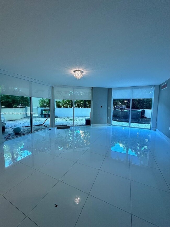 Building Photo - 200 Sunny Isles Blvd