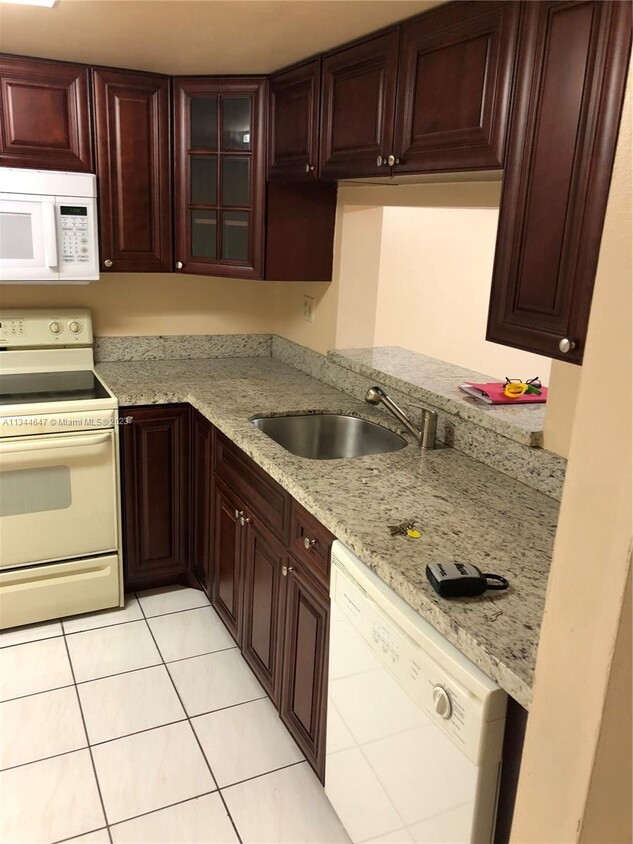 Primary Photo - 10425 SW 112th Ave