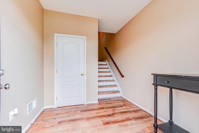 Foto del edificio - 5408 Hartfield Ave