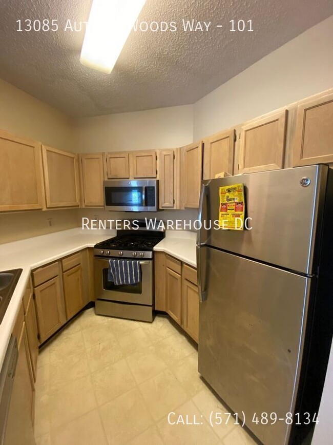 Building Photo - Fabulous 2 Bd /2 Bth Ground Floor Condo w/...