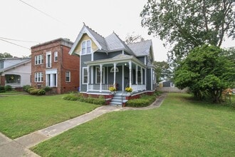 Building Photo - 146 Florida Ave