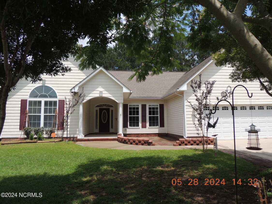 Primary Photo - 303 Chastain Dr