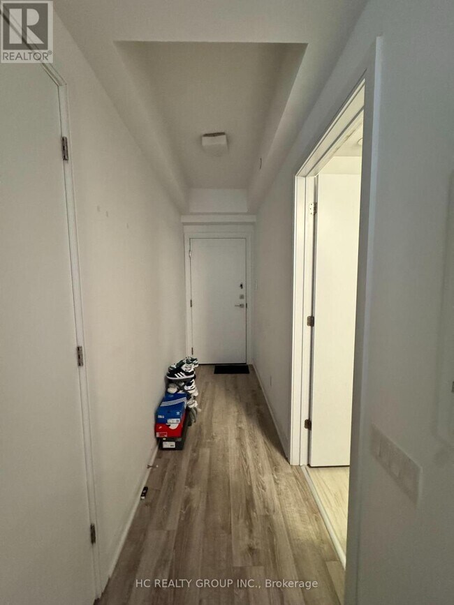 Building Photo - 50 Charles St E