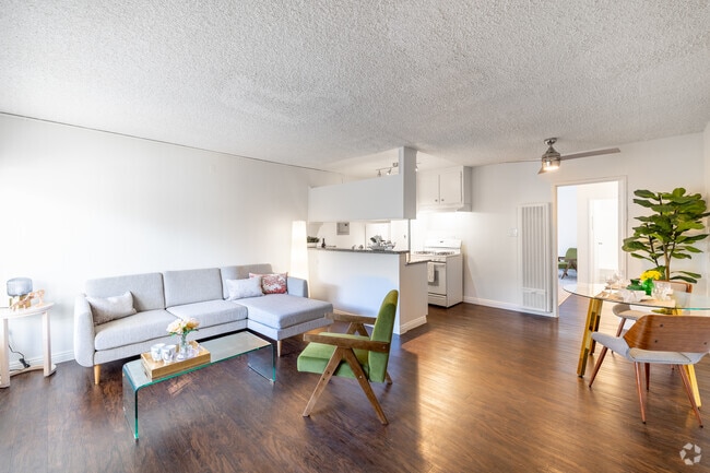 1BR, 1BA - 629SF - Living Room - Carson Oakwood Apartments