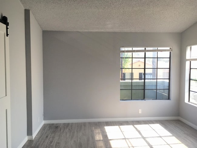 Building Photo - 3901 E. 11th Street - #1