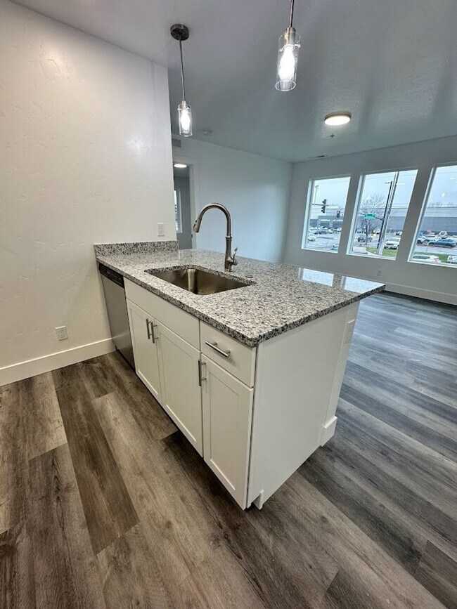 Foto del edificio - 1553 Clear Creek Dr