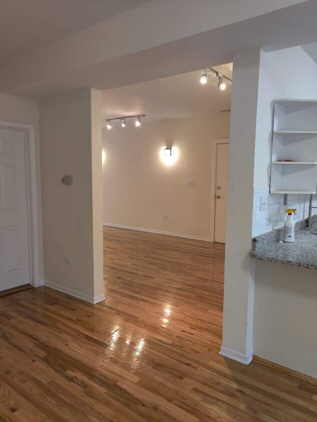 Foto principal - 5740 S King Dr