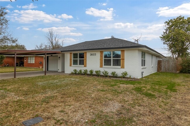 Foto del edificio - 3603 Mattye Maye Dr