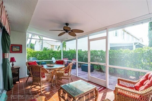 Foto del edificio - 221 Waterside Dr